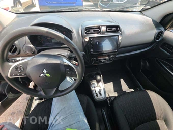 2024 Mitsubishi Mirage ES – miniatura 10