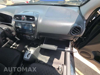 2024 Mitsubishi Mirage ES – miniatura 19