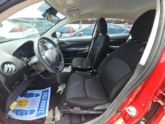 2024 Mitsubishi Mirage ES – miniatura 7
