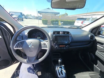 2024 Mitsubishi Mirage ES – miniatura 11