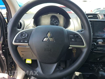 2024 Mitsubishi Mirage ES – miniatura 10