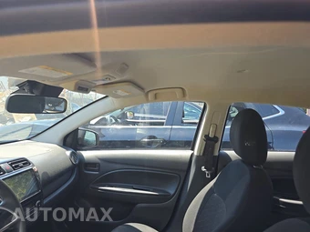 2024 Mitsubishi Mirage ES – miniatura 17