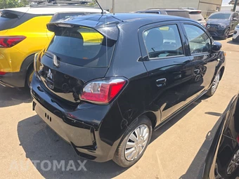 2024 Mitsubishi Mirage ES – miniatura 4