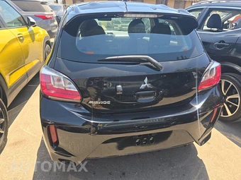 2024 Mitsubishi Mirage ES – miniatura 5