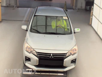 2024 Mitsubishi Mirage G4 Black Edition – miniatura 2