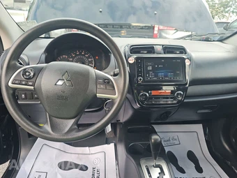 2024 Mitsubishi Mirage G4 Black Edition – miniatura 17