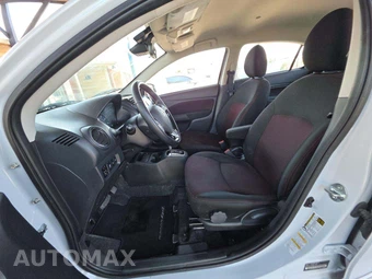 2024 Mitsubishi Mirage G4 Black Edition – miniatura 6