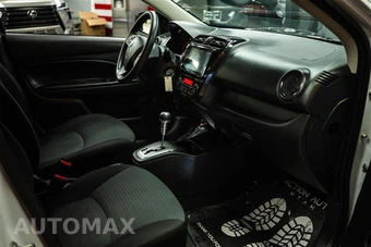 2024 Mitsubishi Mirage G4 ES - miniatura 13