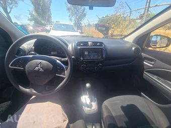 2024 Mitsubishi Mirage G4 ES – miniatura 11
