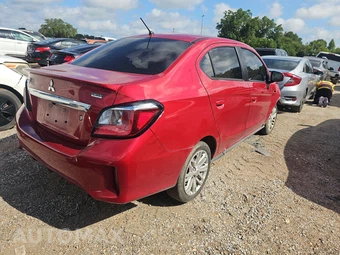 2024 Mitsubishi Mirage G4 LE – miniatura 4