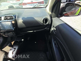 2024 Mitsubishi Mirage LE – miniatura 19
