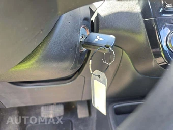 2024 Mitsubishi Mirage LE – miniatura 8