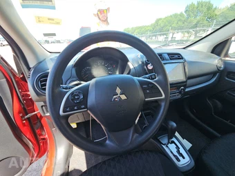 2024 Mitsubishi Mirage LE – miniatura 10