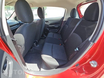 2024 Mitsubishi Mirage LE – miniatura 13