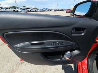 2024 Mitsubishi Mirage LE – miniatura 9