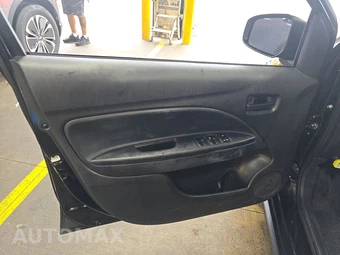 2024 Mitsubishi Mirage LE – miniatura 9