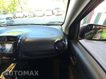 2024 Mitsubishi Mirage SE – miniatura 19