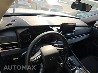 2024 Mitsubishi Outlander ES - miniatura 11