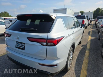 2024 Mitsubishi Outlander ES - miniatura 4