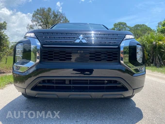 2024 Mitsubishi Outlander ES - miniatura 3
