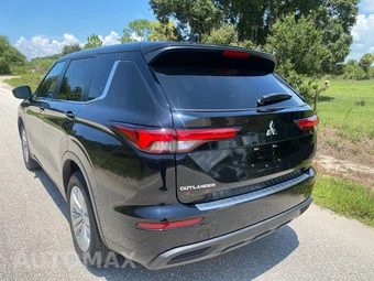 2024 Mitsubishi Outlander ES - miniatura 9