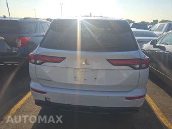 2024 Mitsubishi Outlander ES - miniatura 5
