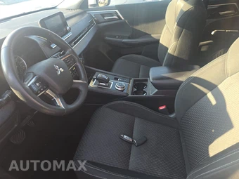 2024 Mitsubishi Outlander ES - miniatura 7