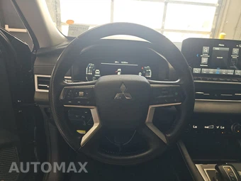 2024 Mitsubishi Outlander PHEV SE - miniatura 10