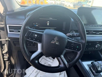 2024 Mitsubishi Outlander PHEV SEL - miniatura 10