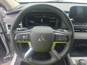 2024 Mitsubishi Outlander PHEV SEL - miniatura 10