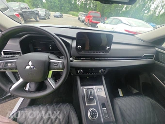 2024 Mitsubishi Outlander PHEV SEL - miniatura 11