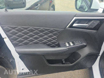 2024 Mitsubishi Outlander PHEV SEL - miniatura 9
