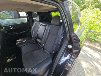 2024 Mitsubishi Outlander SE Black Edition - miniatura 13