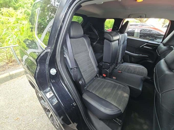 2024 Mitsubishi Outlander SE Black Edition - miniatura 17