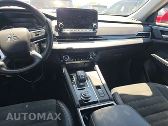 2024 Mitsubishi Outlander SE Black Edition - miniatura 17
