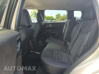2024 Mitsubishi Outlander SE Black Edition - miniatura 10