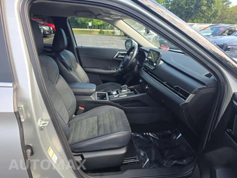 2024 Mitsubishi Outlander SE Black Edition - miniatura 16