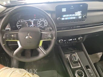 2024 Mitsubishi Outlander SE - miniatura 17