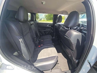 2024 Mitsubishi Outlander SE - miniatura 17