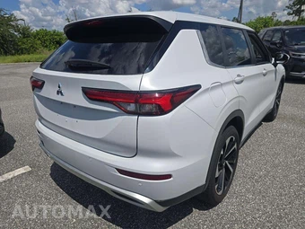 2024 Mitsubishi Outlander SE - miniatura 3