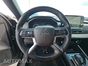 2024 Mitsubishi Outlander SE - miniatura 10