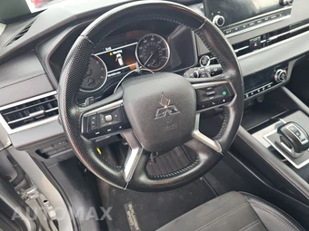 2024 Mitsubishi Outlander SE - miniatura 10