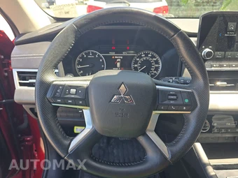 2024 Mitsubishi Outlander SE - miniatura 10
