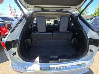 2024 Mitsubishi Outlander SE - miniatura 15