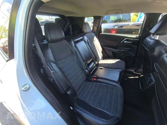 2024 Mitsubishi Outlander SE - miniatura 17