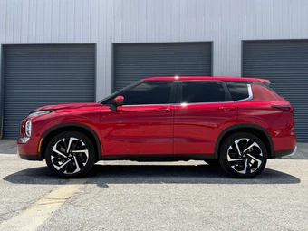 2024 Mitsubishi Outlander SE - miniatura 4