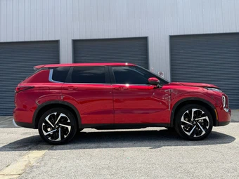 2024 Mitsubishi Outlander SE - miniatura 5