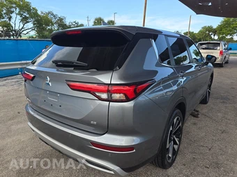 2024 Mitsubishi Outlander SE - miniatura 4