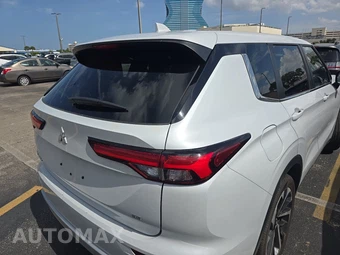 2024 Mitsubishi Outlander SE - miniatura 4
