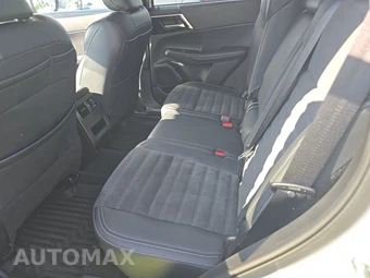 2024 Mitsubishi Outlander SE - miniatura 13